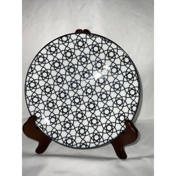 Tokyo Design Studio Japan Black White Star Flower Pattern Salad/Dessert Plate - Picture 1 of 3